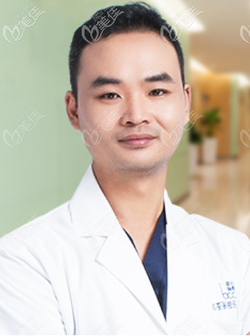 重慶聯(lián)合麗格周業(yè)松醫(yī)生