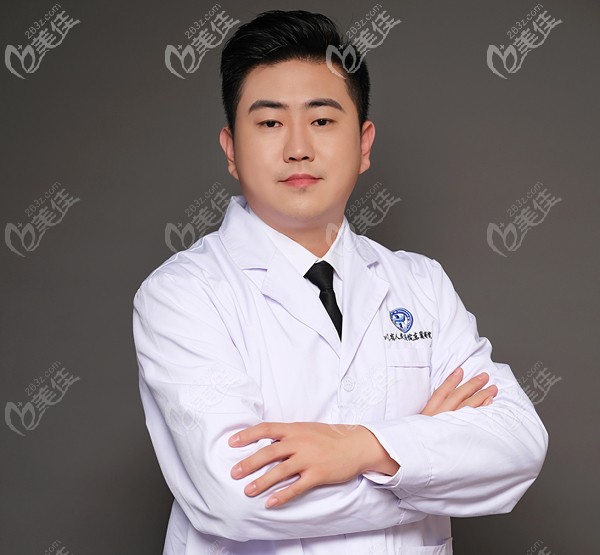 四川省<!--<i data=20240709-sp></i>-->東籬醫(yī)院整形美容外科醫(yī)生劉祎