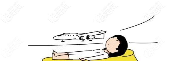 隆胸手術前的我可以說是“一馬平川”