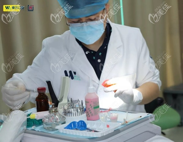 謝大叔牙齒取模過程