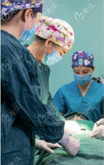 趙翊利醫(yī)生給我做SAMS筋膜面部提升手術(shù)當(dāng)天 趙翊利醫(yī)生給我做SAMS筋膜面部提升手術(shù)當(dāng)天