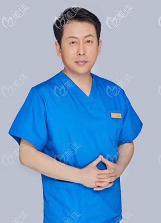 雷云飛醫(yī)生