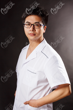 <!--<i data=20240703-sp></i>-->院長 <!--<i data=20240703-sp></i>-->院長