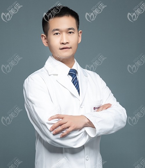 鄧龍威 泉州歐菲整形美容主任 鄧龍威 泉州歐菲整形美容主任