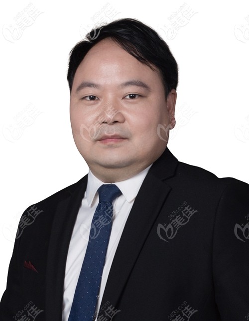 陳麗勇 泉州歐菲無(wú)創(chuàng)科醫(yī)生