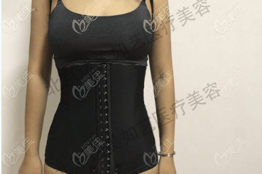 做完腰腹吸脂第6天了 做完腰腹吸脂第6天了