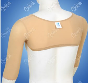 手臂吸脂后建議穿這樣的塑身衣