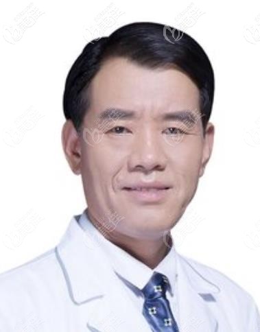 銅雀臺(tái)整形集團(tuán)毋巨龍醫(yī)生