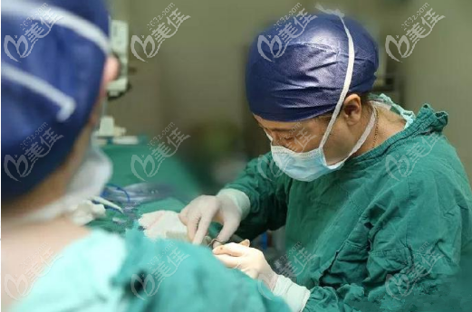 <!--<i data=20240703-sp></i>-->時(shí)光許黎平全切雙眼皮案例手術(shù)中 <!--<i data=20240703-sp></i>-->時(shí)光許黎平全切雙眼皮案例手術(shù)中