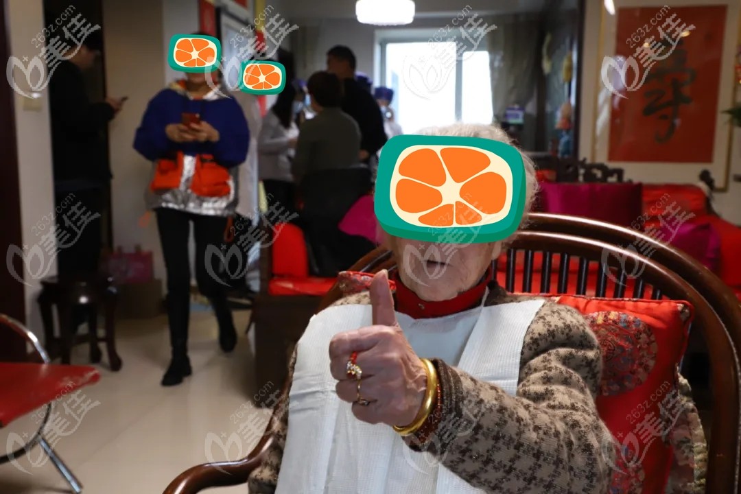 婆婆點(diǎn)贊鼎植口腔醫(yī)生團(tuán)隊(duì)