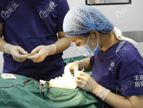 手術(shù)中 手術(shù)中