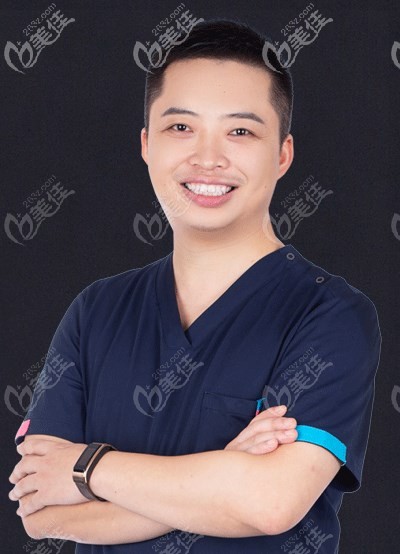 重慶樂樂欣口腔正畸醫(yī)生段斌