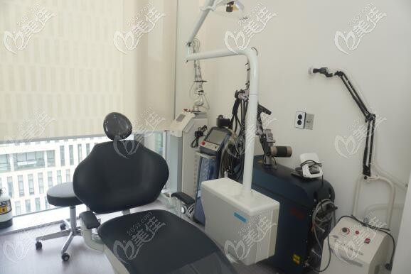 美容室及先進(jìn)的醫(yī)療儀器