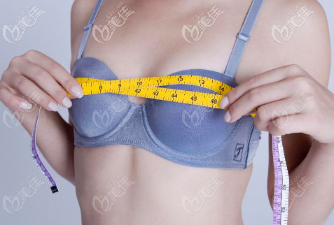 胸小想豐胸不知項力源做自體脂肪豐胸多少錢