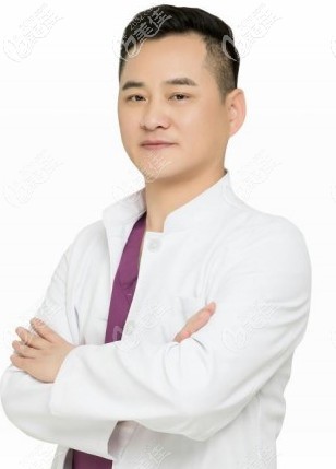 上海雅潔口腔連鎖長——王杰醫(yī)生 上海雅潔口腔連鎖長——王杰醫(yī)生