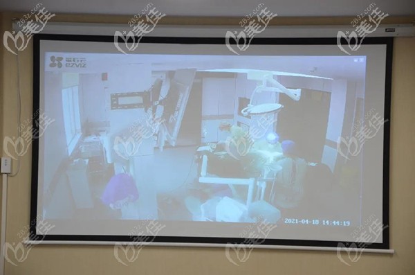 種植牙手術(shù)室的實時畫面