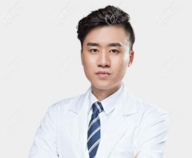 重慶牙衛(wèi)士口腔的崔南醫(yī)生 重慶牙衛(wèi)士口腔的崔南醫(yī)生