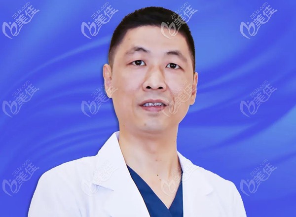 南寧藍(lán)天口腔--李小劍院長(zhǎng) 南寧藍(lán)天口腔--李小劍院長(zhǎng)