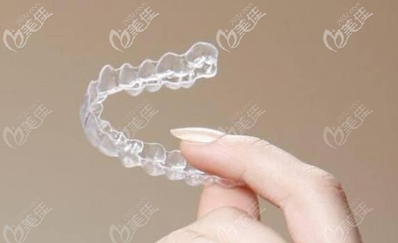 全隱形矯正牙套 全隱形矯正牙套