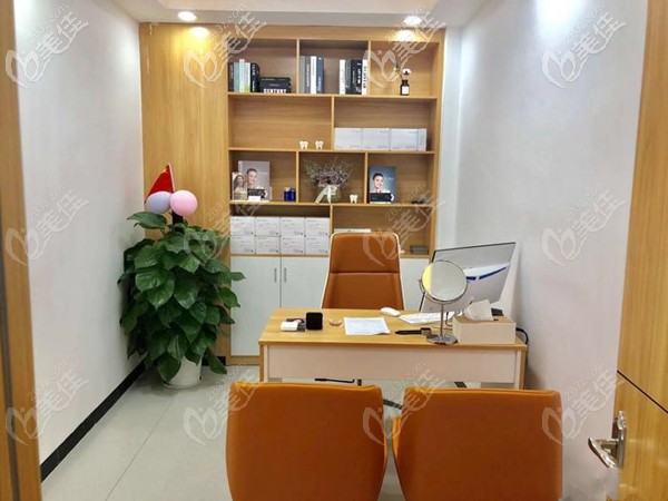 門診的獨(dú)立咨詢室