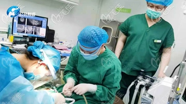 兒童牙齒齲壞手術(shù)治療過程