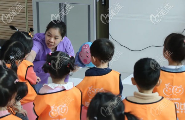 從圖片上看孩子們的認真勁