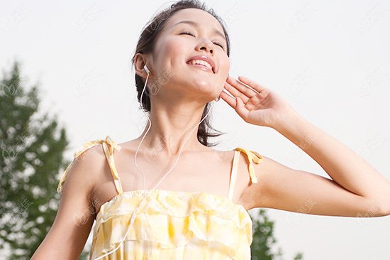 膨體隆鼻