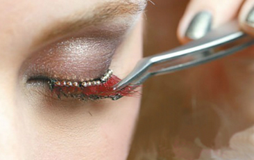 火烈鳥眼妝備忘錄 盡顯紅色迷人魅力