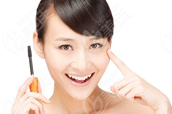 超養(yǎng)眼 4招護(hù)理出美背