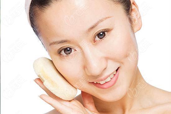 蘿莉御姐隨心變 楊冪美妝獲豪宅