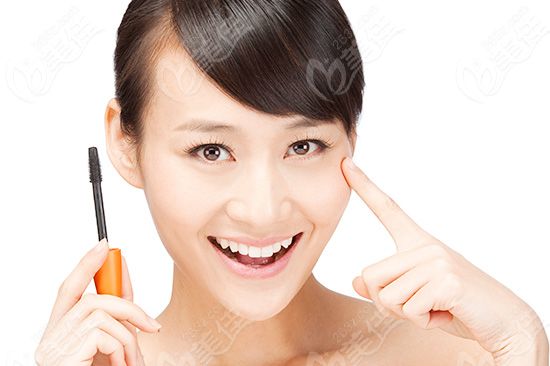 我的妝容我做主 眼妝腮紅夠酷閃