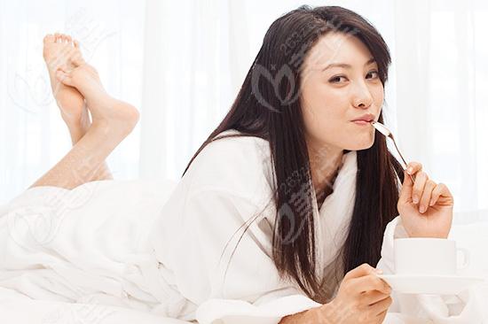 韓星優(yōu)雅婚紗大PK 盤點韓國較美新娘