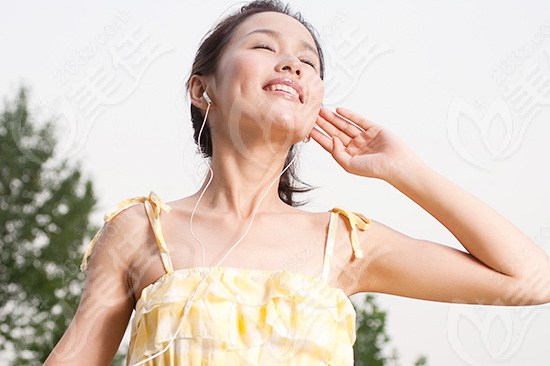 進行激光脫毛的間隔時間應該為多久？