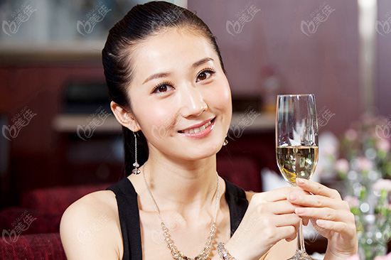 深藍(lán)射頻美膚拒絕初老癥！