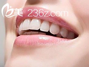 門(mén)牙有縫如何矯正