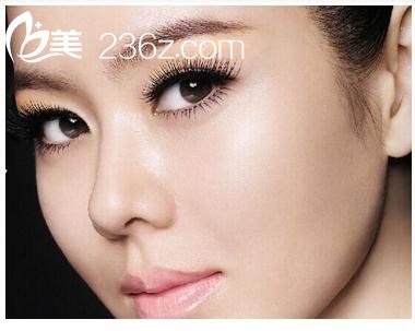 怎樣使眼睛變大 